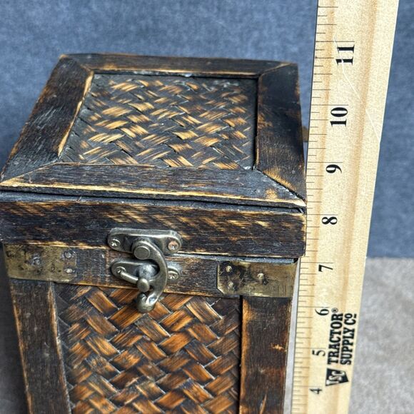 Vintage Wooden Storage Box with Woven Bamboo Panels and Hinged Lid With Latch - Picture 10 of 13